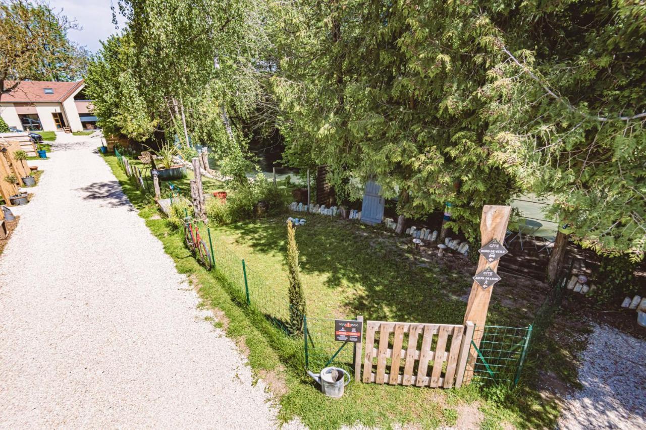 Gîtes Sérénaé avec vue sur rivière Val de Vesle Esterno foto